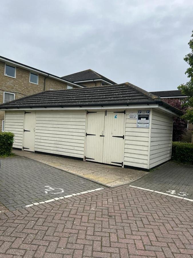 Modern Beautiful Gated Two Bed Apartment Stifford 外观 照片